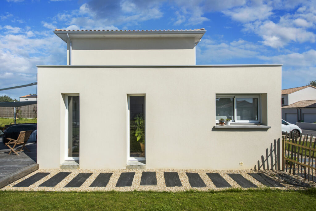 Construction d’une maison contemporaine aux portes de Nantes, à Basse-Goulaine : reportage photo - zoom sur l'extérieur