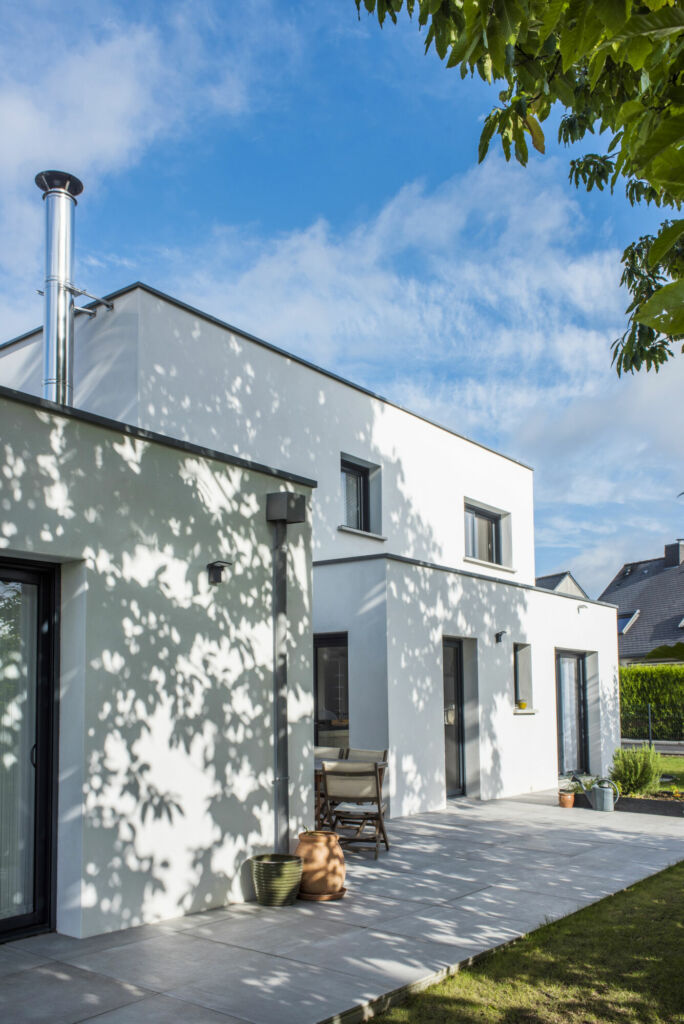 Construction d’une à toit plat aux portes de Rennes, à Saint-Grégoire : reportage photo - zoom sur la facade sud-est