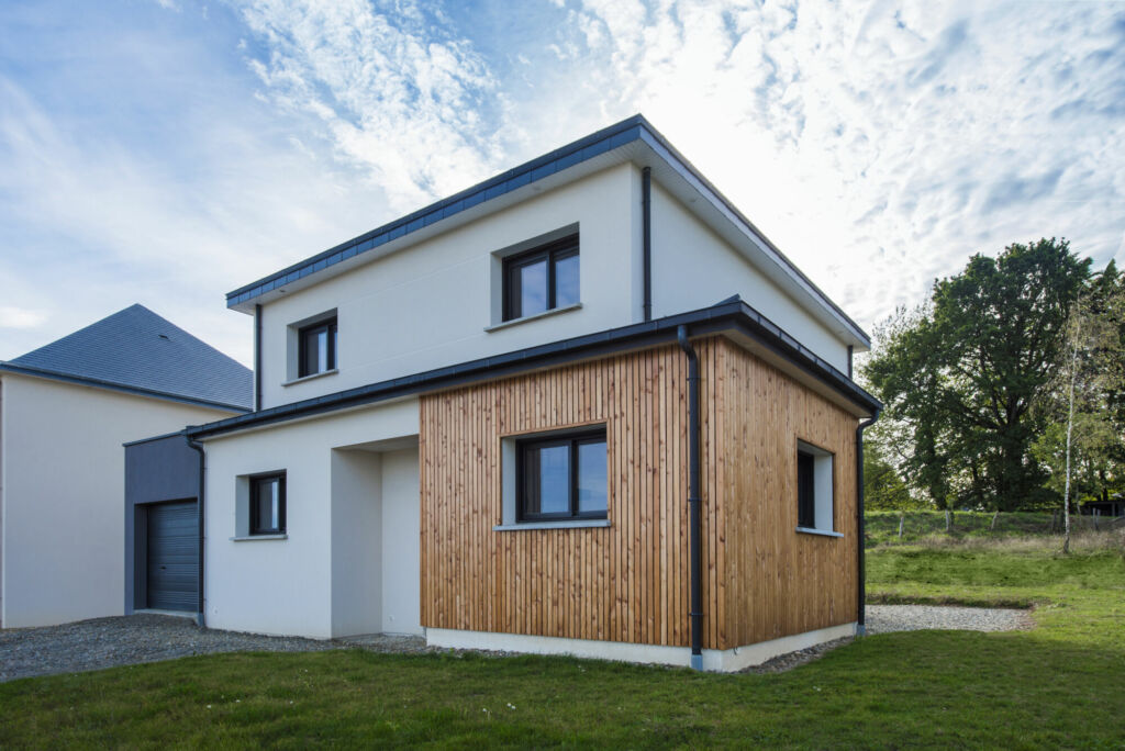 Construction d’une maison écologique en Ille-et-Vilaine, à Bain-de-Bretagne : reportage photo - façade entrée