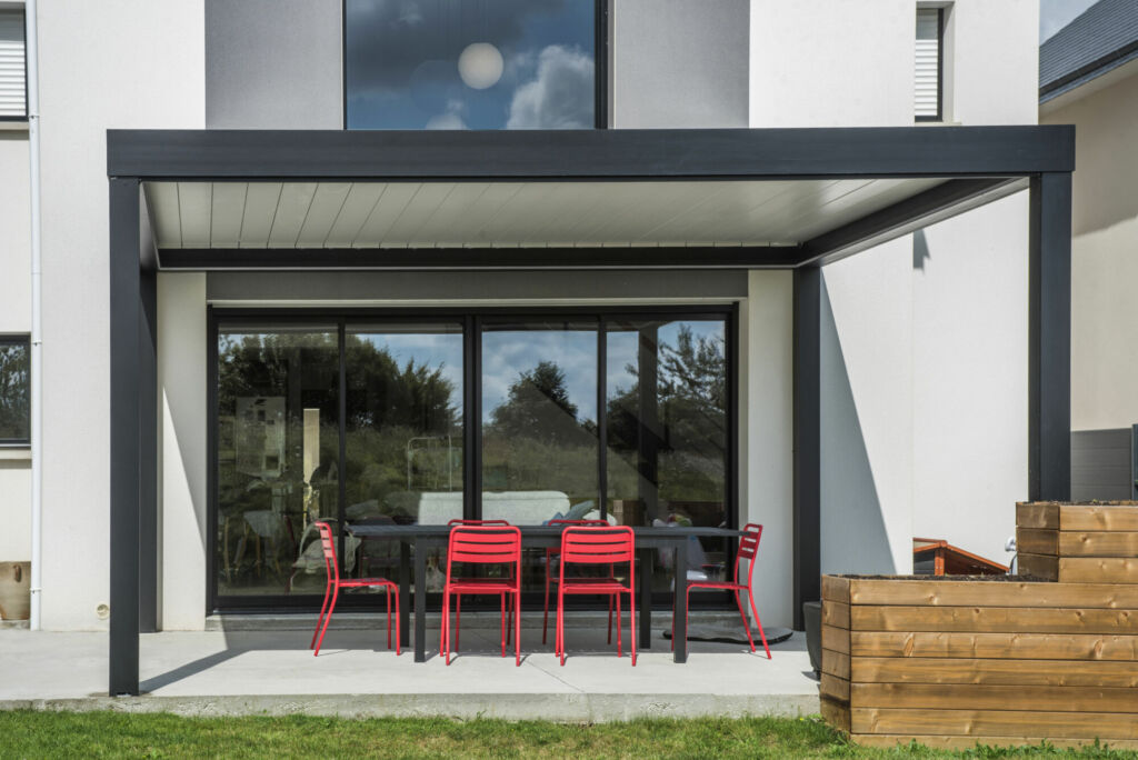 Construction d’une maison connectée en Ille-et-Vilaine, à Châteaugiron : reportage photo - zoom sur la terrasse