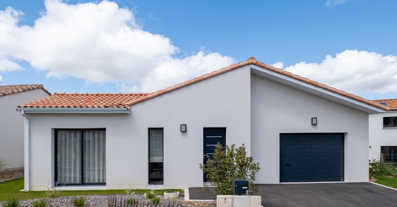 Construction d’une maison écologique en Loire-Atlantique, à Haute-Goulaine : reportage photo - façade principale